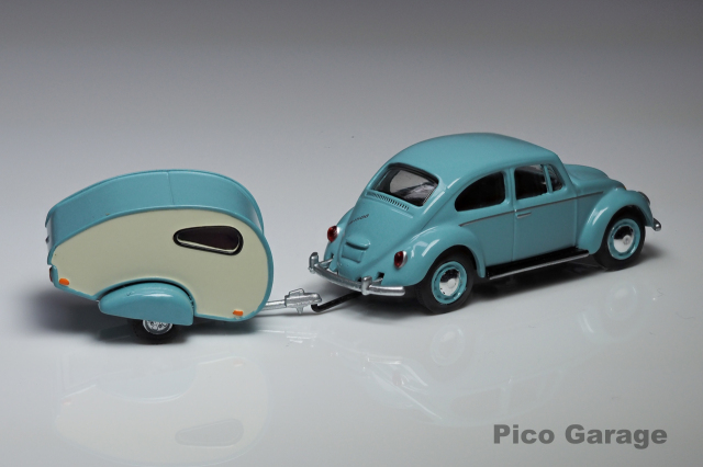シュコー1/64VWビートル（ブルートレーラー付）リア