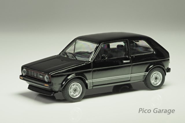 シュコー 1/64 フォルクスワーゲンゴルフ1GTI（黒）前