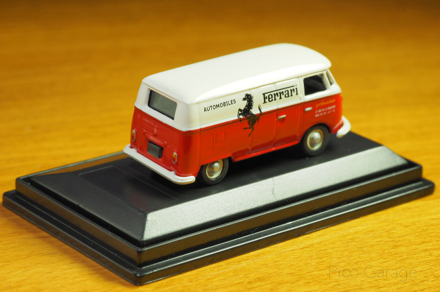 シュコー1/87VWT1フェラーリ_03