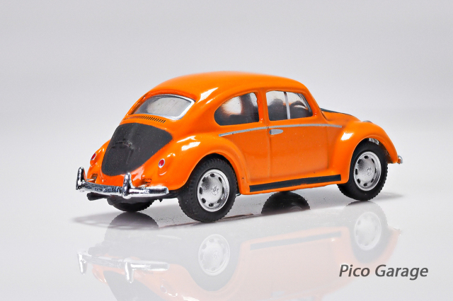 シュコー 1/87 フォルクスワーゲンビートル（オレンジ/黒）後