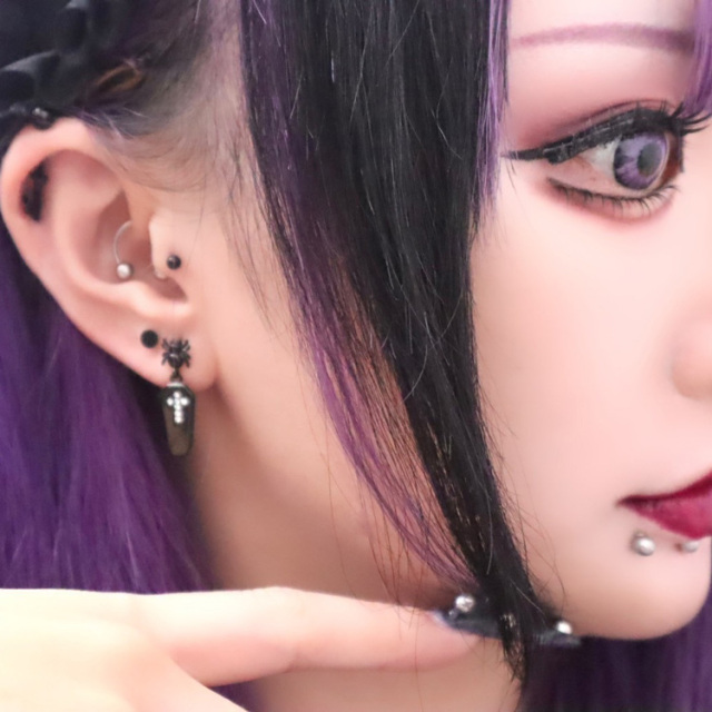 あんりゴンオリジナルブランド Anmure スパイダーピアス 片耳用