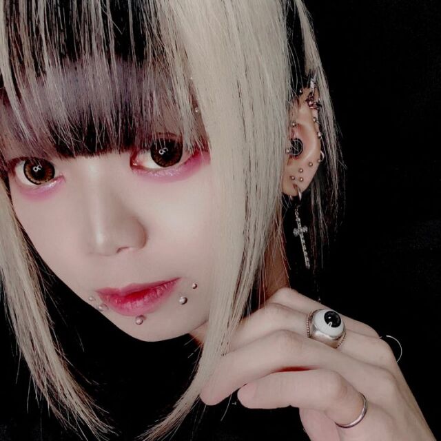kaaオリジナルブランド 王の呪縛 Queen'spainクロスフープピアス