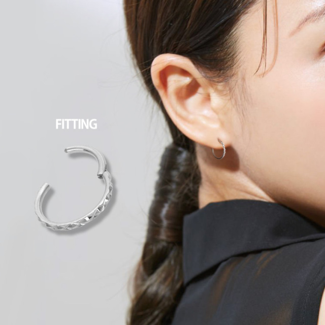 WGピアス ワンタッチで装着】 ボディピアス ジオメトリックネオセグメントリング