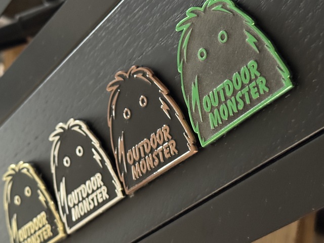 メタルワッペン 新色蓄光｜画像一番手前｜数量限定生産｜OUTDOOR MONSTER