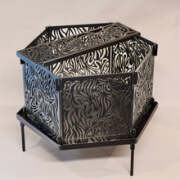 Shinobi（シノビ）｜黒皮鉄｜組立式焚火台｜Rob Snow