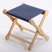 キャンプ用スツールの名品「EIチェア」