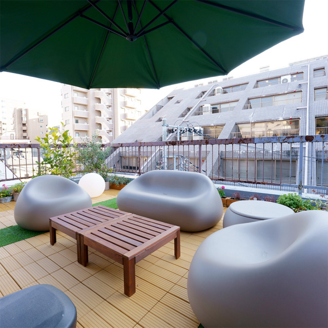 アームチェアー・花模様 ルナムアームチェアオルセット｜Kartell｜カルテルオフィシャルサイト