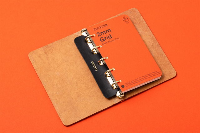 プロッター　プエブロ　A5ネイビー　リフター、リングサポーター、ペンホルダー付 PLOTTER（プロッター）公式通販｜011 本革ペンホルダーリフター