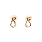 K10YGダイヤモンドピアス0.04ct雫