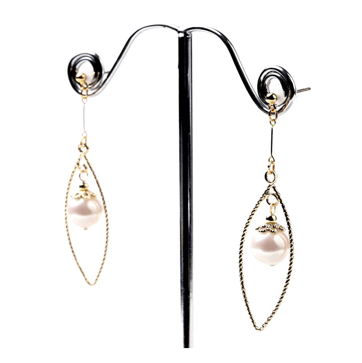 ピアス レディース 金属アレルギー チタン 18K 揺れる パール ロング ロングピアス パールピアス アレルギーフリー アレルギー対応 K18 ゴールド シルバー シンプル チェーン チタンピアス チタンポスト ノンアレルギー アクセサリー 大人 可愛い 送料無料 母の日