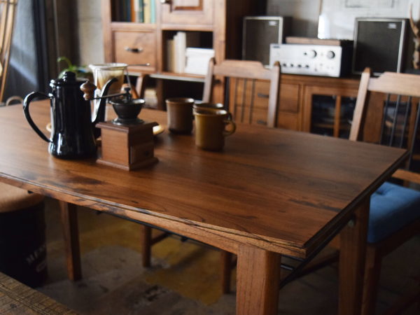 MINDY（ミンディ）天然木ダイニングテーブル