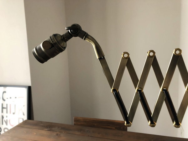 SCISSOR25（シザー25）ブラケットライト（伸縮式ランプ）