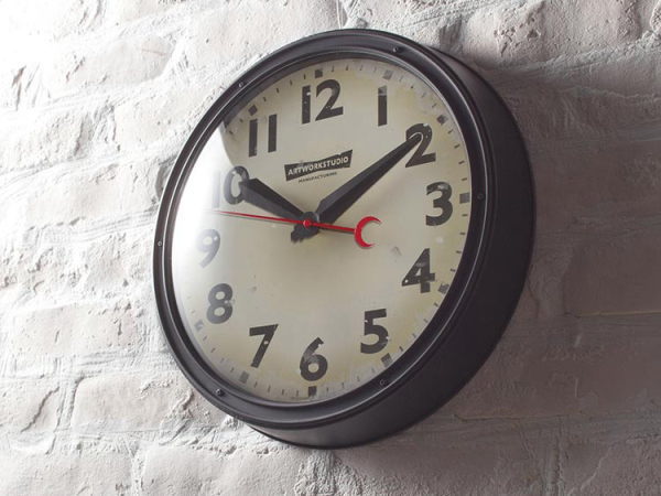 ENGINEERED（エンジニアード）ウォールクロック（掛け時計）