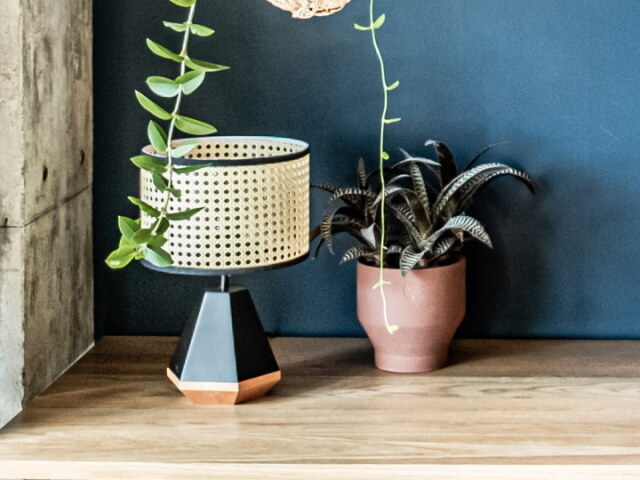 FRUSTUM  フラスタム テーブルライト AMPAERSAND AMP-L033 L034【エルコミューン】