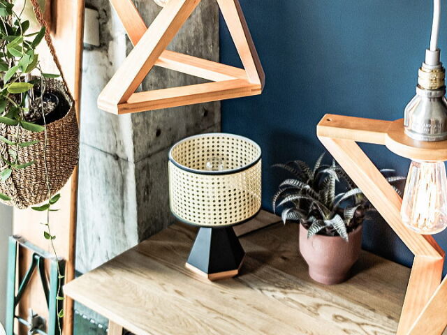 FRUSTUM  フラスタム テーブルライト AMPAERSAND AMP-L033 L034【エルコミューン】