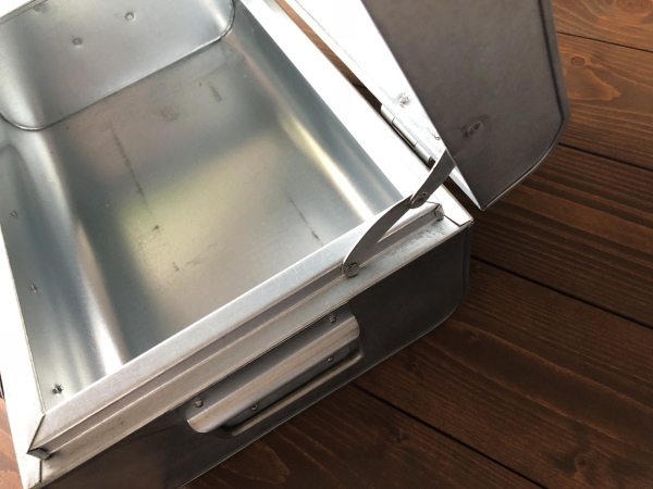 TRUNK（トランク）ブリキ小物入れ（S/M 2個セット）