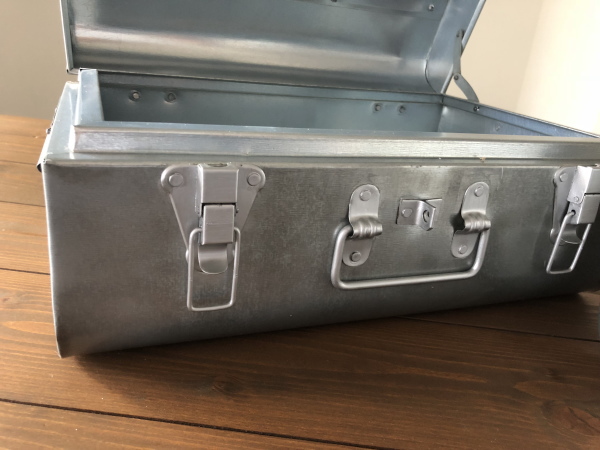 TRUNK（トランク）ブリキ小物入れ（S/M 2個セット）