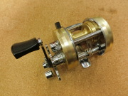 ＵＳＥＤ オールドアンバサダー ＡＢＵ ２５００Ｃ ゴールド　中古リール