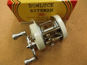 ＵＳＥＤ 道楽 バイトマン７７ フォージド ホワイト×シルバー 中古リール 美品