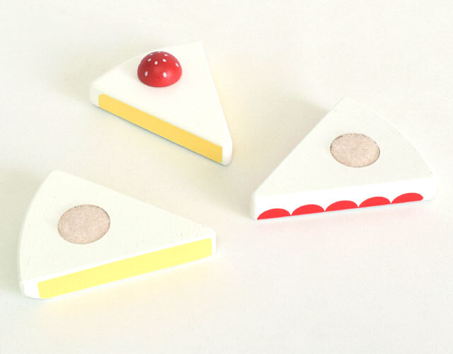 Yuri様 リクエスト 10点 ミニカー 木製おままごとスイーツ ケーキ 苺 Yuri様 リクエスト 10点 ミニカー 木製おままごとスイーツ ケーキ 苺