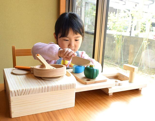 ハンドメイド☆卓上ミニキッチン 木製 ミニミニキッチン ～針葉樹 ふしあり～ 卓上ままごと