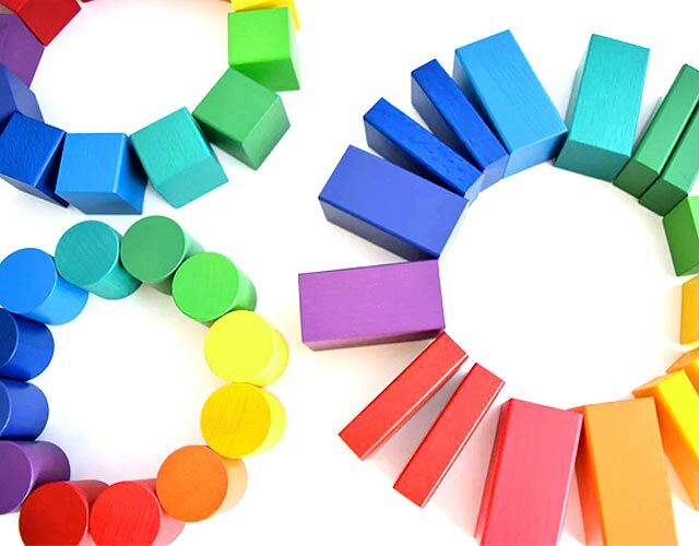 色のお勉強にもおすすめ カラフル積み木