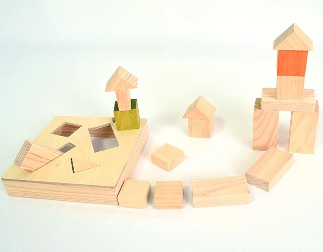 プレゼントにおすすめの木製知育積み木セット