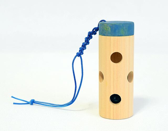 木曽ひのきで作られた手づくりの木製ラトル「りんりんラトル」