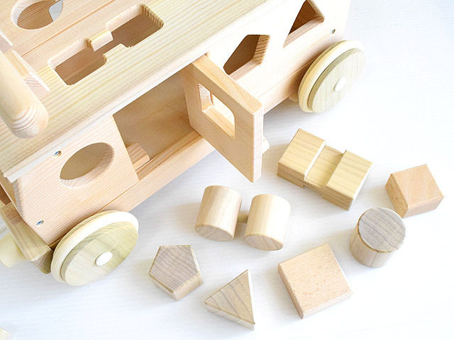 森のパズルバス MOCCO|木製玩具 赤ちゃん乗り物 日本製|木のおもちゃ 森のパズルバス MOCCO|木製玩具 赤ちゃん乗り物 日本製|木のおもちゃ