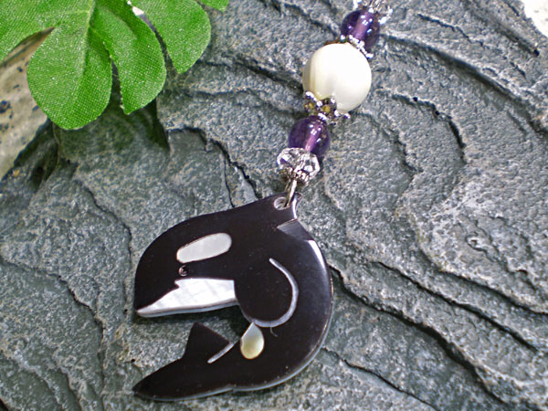 海からの贈り物★シェルストラップ/シャチ【マザーオブパール/アメジスト/水晶】