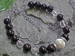 海からの贈り物★夜光貝（ヤコウガイ）ブレスレット＜メンズ＞【オニキス/水晶】