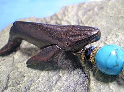 海モチーフ★ウッド（木彫り）ストラップ　ザトウクジラ