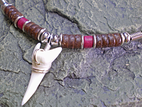 海のお守り★アオザメ歯チョーカー