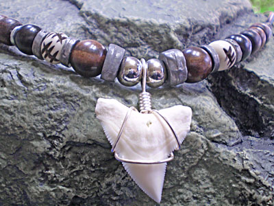 ワンランク上のオシャレ★メジロザメ歯チョーカー