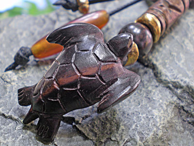 サーファー必見★ウッド（木彫り）キーホルダー　カメ