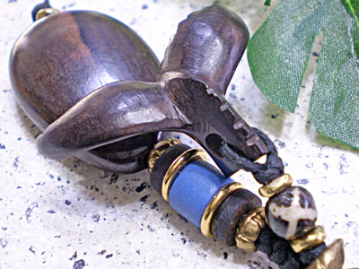 海モチーフ★ウッド（木彫り）キーホルダー　テール