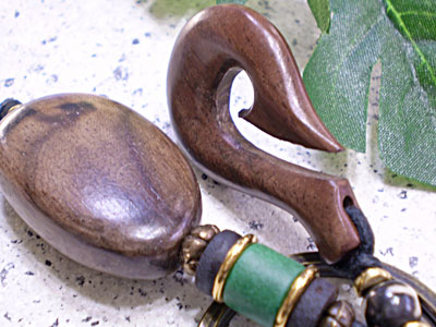 海モチーフ★ウッド（木彫り）キーホルダー　フィッシュフック