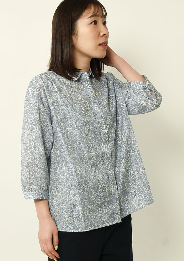 SALE!!【2025春夏】【ブルーライフ】花柄肩タックミニラウンドカラーブラウス七分袖【BL055017】【S11】
