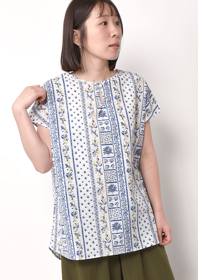 SALE!!【2025春夏】【ブルーライフ】レモン柄リップル浅Vネックフレンチスリーブブラウス【BL055113】【S12】