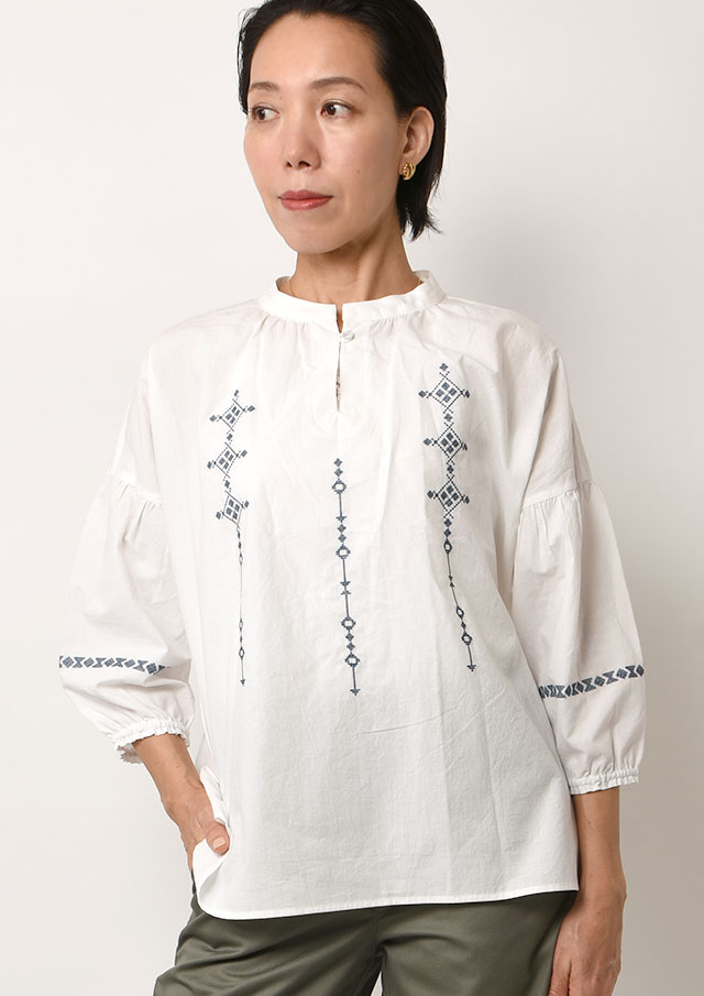 【2025秋冬】【ブルーライフ】クロス刺繍プルオーバーブラウス七分袖【BL055502】【S21】