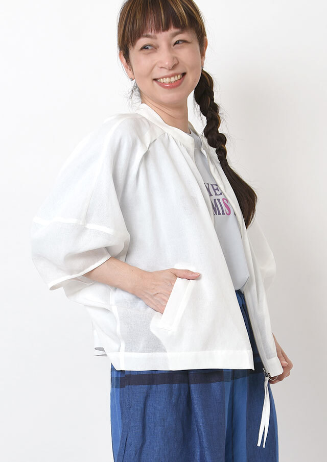 ADORE しなやかドルマンスリーブ　zipブルゾン ADORE しなやかドルマンスリーブ zipブルゾン - メルカリ