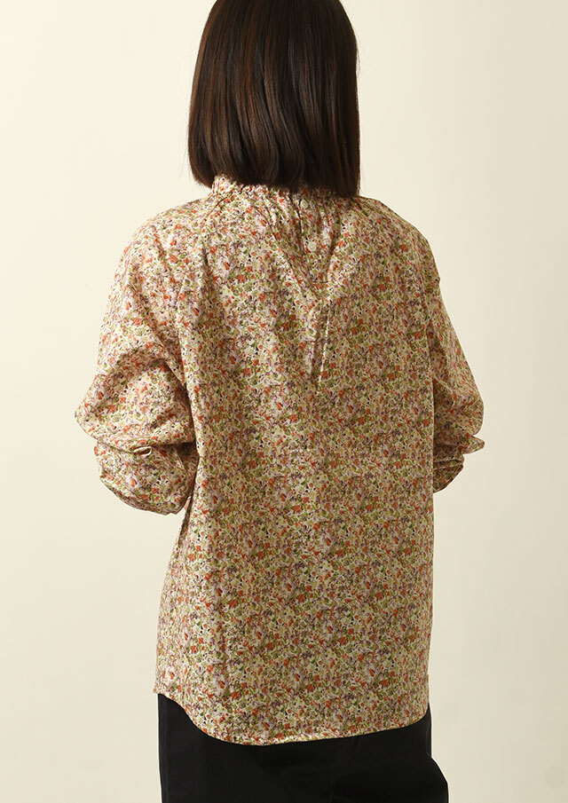 【極美品】Blumarine ブルマリン　シルク　花柄プリント　半袖ブラウス Blumarine - 美品 Blumarine ブルマリン フラワープリント