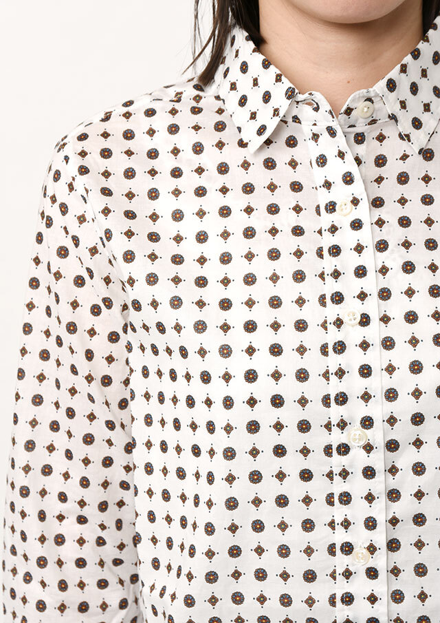 2025秋冬】【ブルーライフ】小紋柄プリント前開きブラウス八分袖