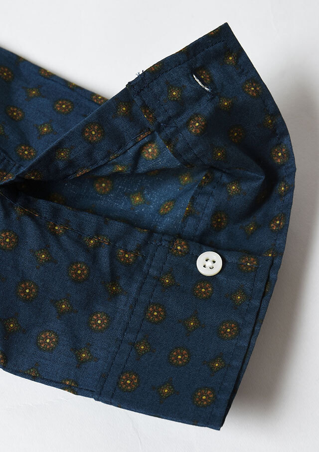 2025秋冬】【ブルーライフ】小紋柄プリント前開きブラウス八分袖