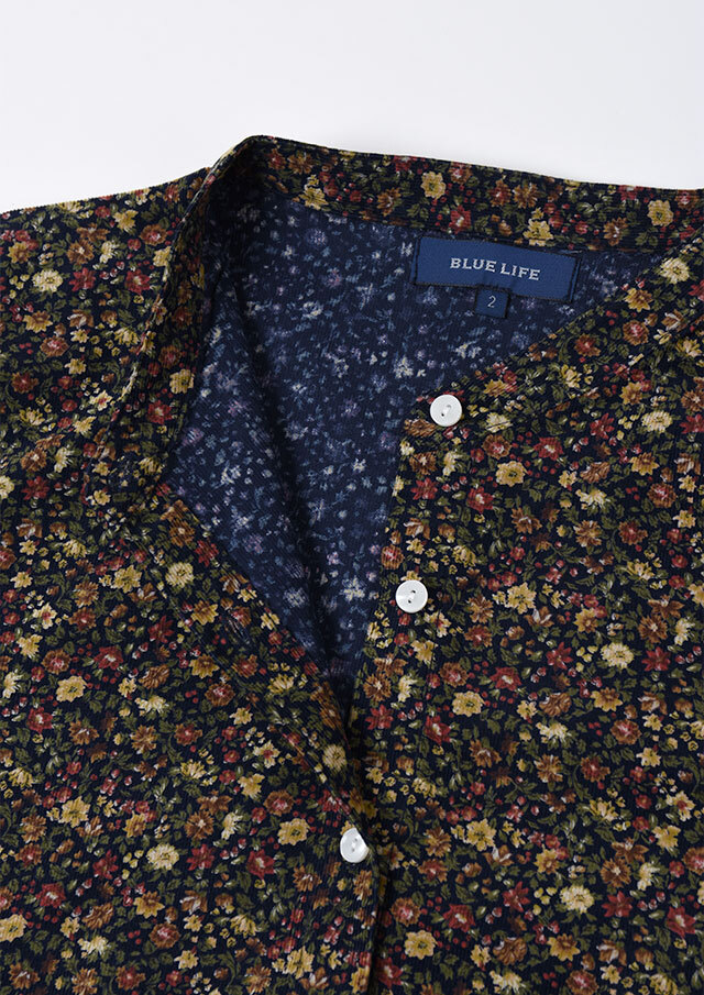 新品未使用品スタンドカラーブラウスドレステリアtomorrowland花柄 2025秋冬】【ブルーライフ】コーデュロイ花柄スタンドカラー