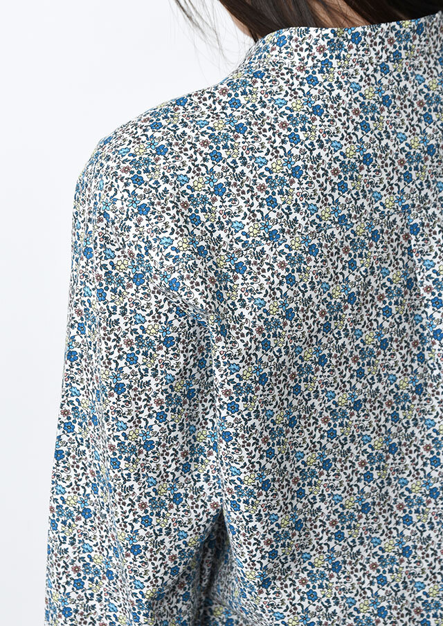 2026春夏】【ブルーライフ】花柄スタンドカラーブラウス【BL056002