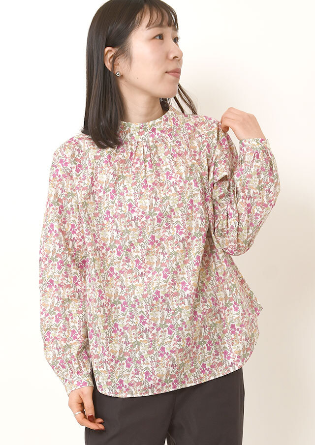 【2026春夏】【ブルーライフ】花柄ハイネックプルオーバーブラウス【BL056005】【S11】