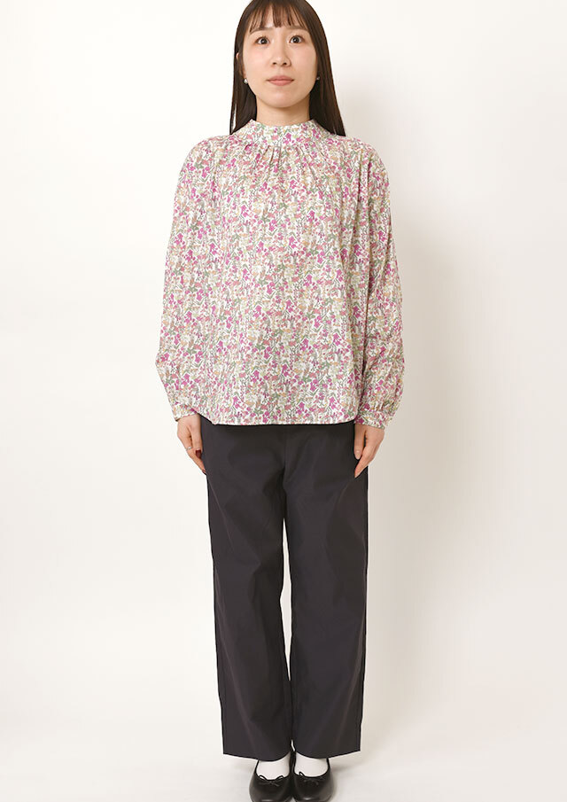 2026春夏】【ブルーライフ】花柄ハイネックプルオーバーブラウス