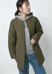 OuterFair_PointUP!【2025秋冬】【ポートランド】中綿スクエアキルトノーカラーコート【PL115901】【S22】