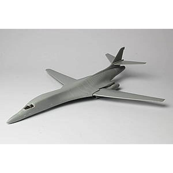 1/144スケールB1bランサー完成品 凄!プラモデル 第4弾 1/144スケール アメリカ空軍 B-1B ランサー